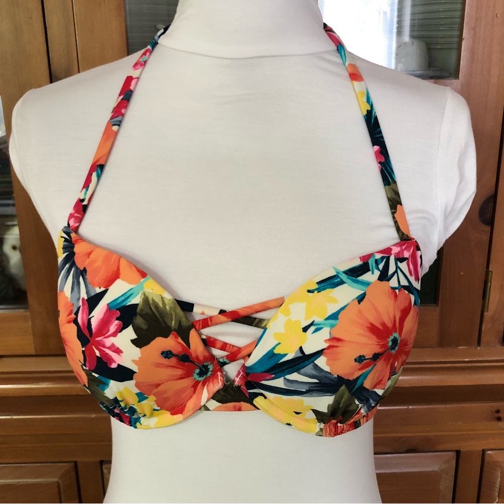 EUC Hollister Tropical Floral Halter Bikini Top